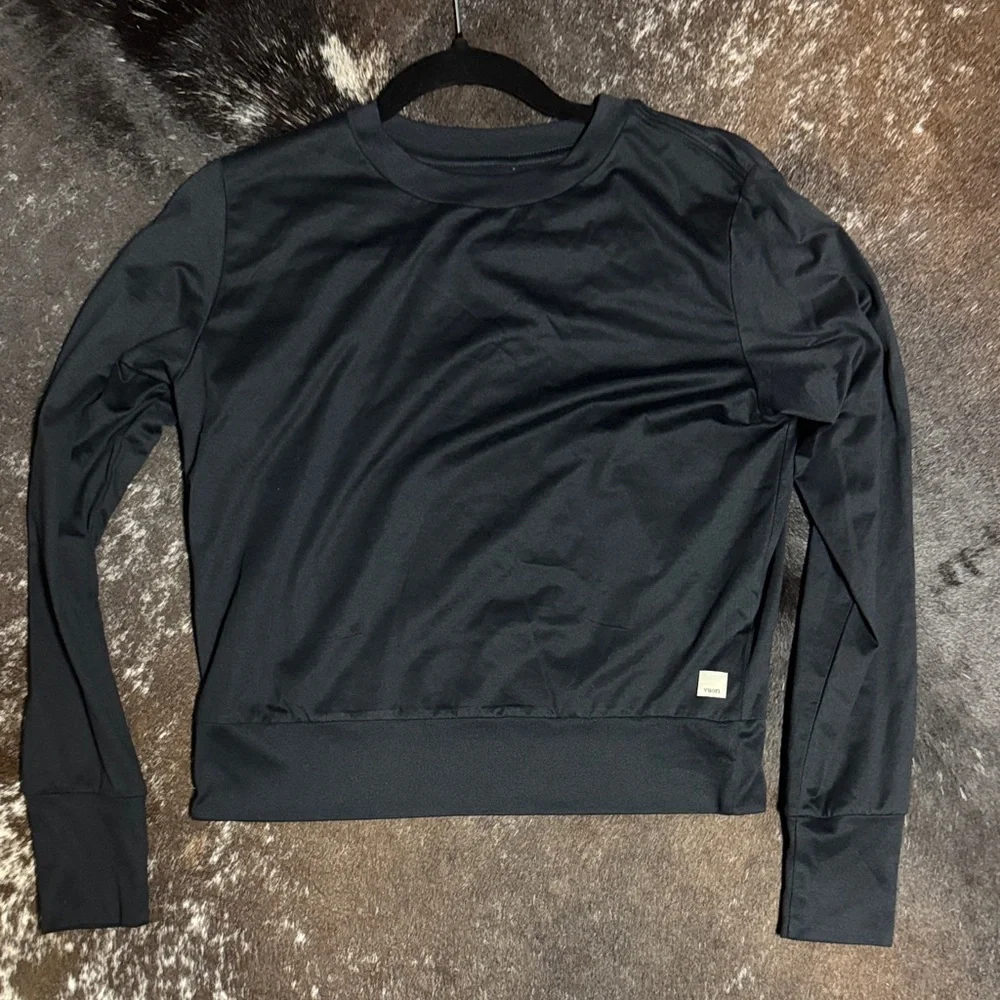 Vuori Crew Neck Top - Picture 1 of 3